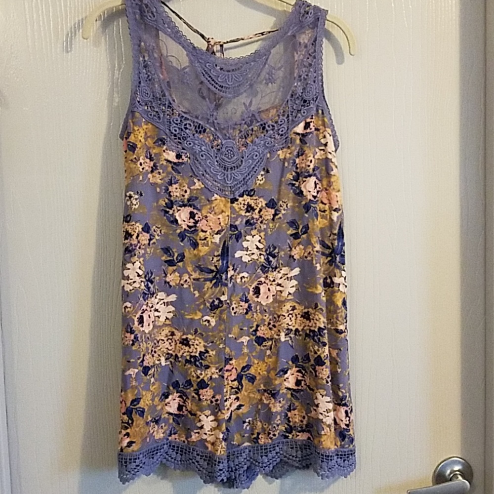 NEW Cute ladies Blouse SZ S